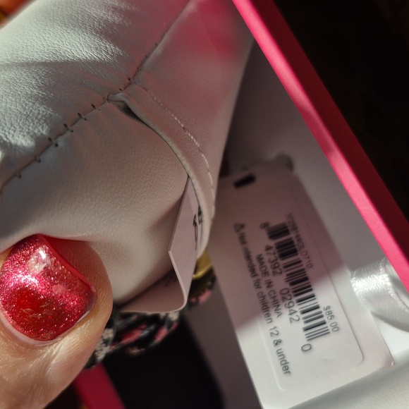 Betsy Johnson Women's Floral Heart Watch Brand New With Tag - Picture 4 of 6